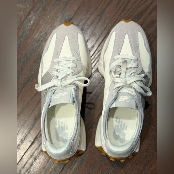New Balance 327 Womens Grey & White - Picture 6 of 12